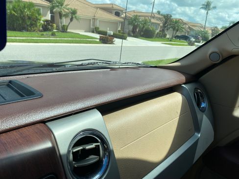 Used 2013 Ford F150 King Ranch w/ King Ranch Luxury Pkg image 17