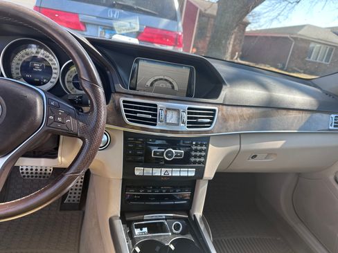 Used 2014 Mercedes-Benz E 350 4MATIC Sedan image 6