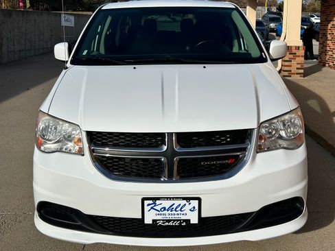 Used 2014 Dodge Grand Caravan SXT image 5