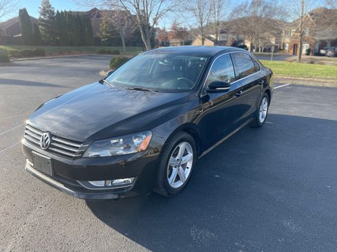 Used 2015 Volkswagen Passat 1.8T Limited Edition image 2