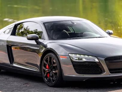 Used 2014 Audi R8 V8 w/ Ceramic Brake Package