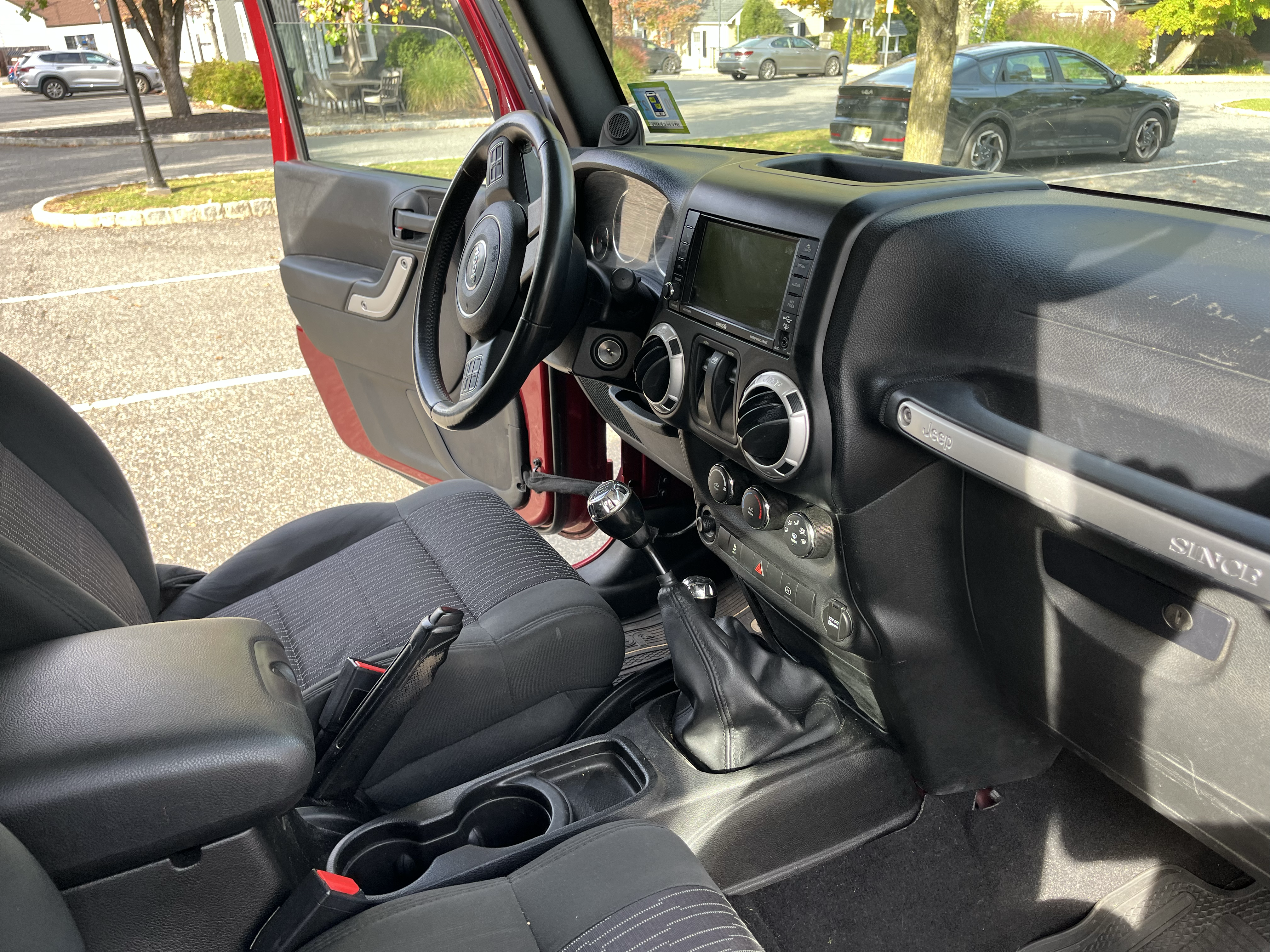 Used 2012 Jeep Wrangler Sahara w/ Connectivity Group AWD/4WD image 29