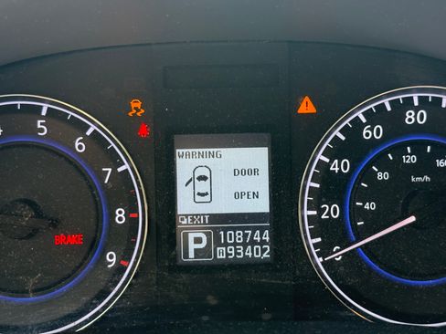 Used 2013 INFINITI G37 Convertible w/ Premium Pkg RWD image 6