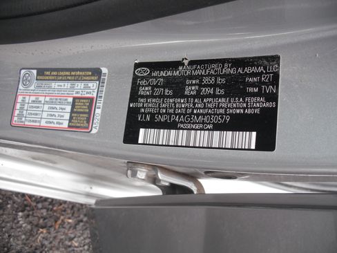 Used 2021 Hyundai Elantra Limited w/ Cargo Package image 17