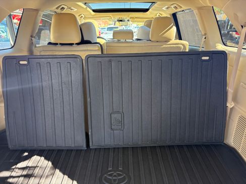 Used 2018 Toyota Highlander Limited Platinum image 17