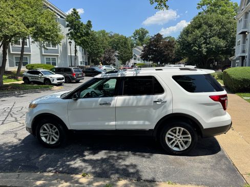 Used 2014 Ford Explorer XLT AWD/4WD image 10