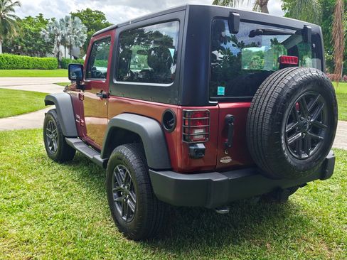 Used 2011 Jeep Wrangler Sport AWD/4WD image 5