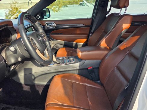 Used 2017 Jeep Grand Cherokee Summit image 16