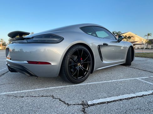 Used 2018 Porsche 718 Cayman GTS image 10
