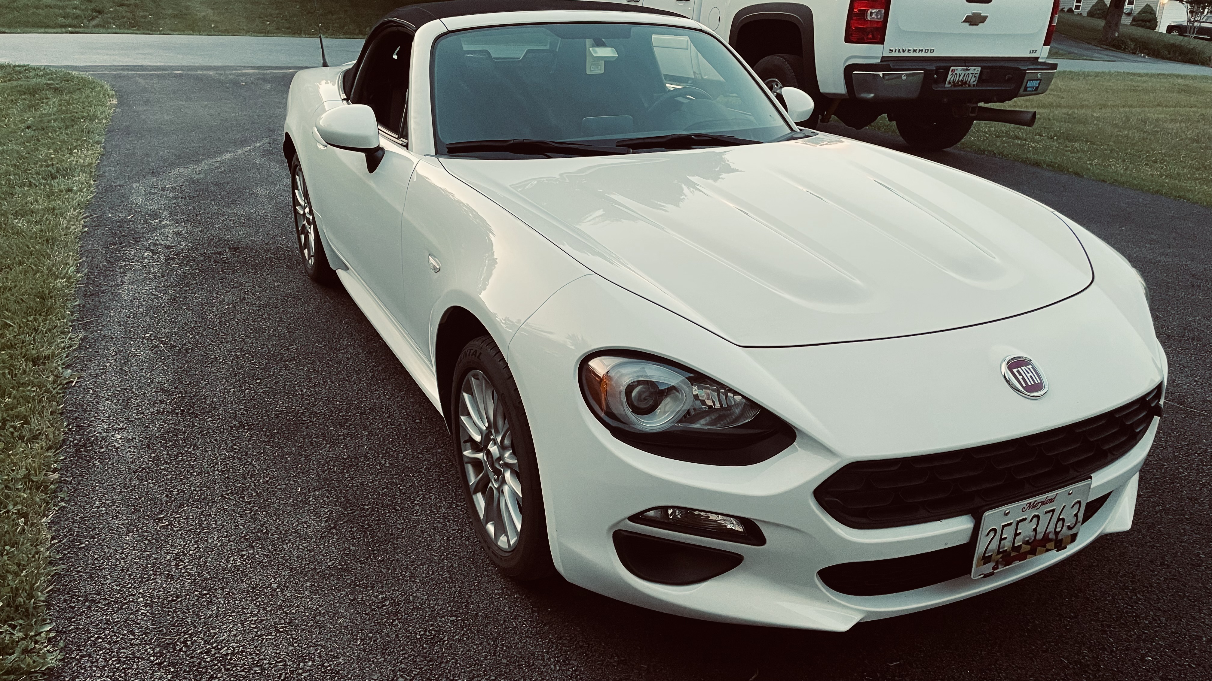 Used 2019 FIAT 124 Spider Classica w/ Technology Group RWD image 8