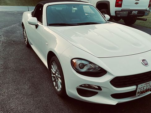 Used 2019 FIAT 124 Spider Classica w/ Technology Group RWD image 8