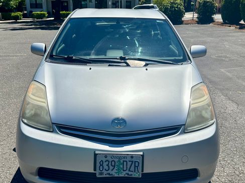Used 2009 Toyota Prius Touring FWD image 5