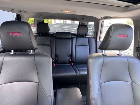 Used 2019 Toyota 4Runner TRD Off-Road Premium image 8