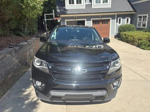 Used 2018 Chevrolet Colorado Z71 w/ Z71 Midnight Edition image 2