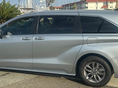 Used 2021 Toyota Sienna LE