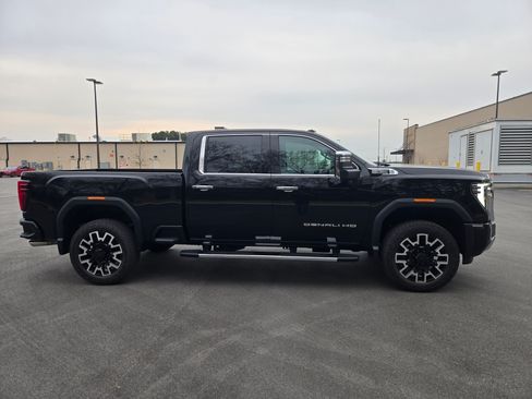 Used 2026 GMC Sierra 2500 Denali w/ Technology Package image 29