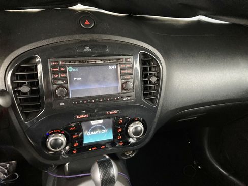 Used 2011 Nissan Juke SL image 8