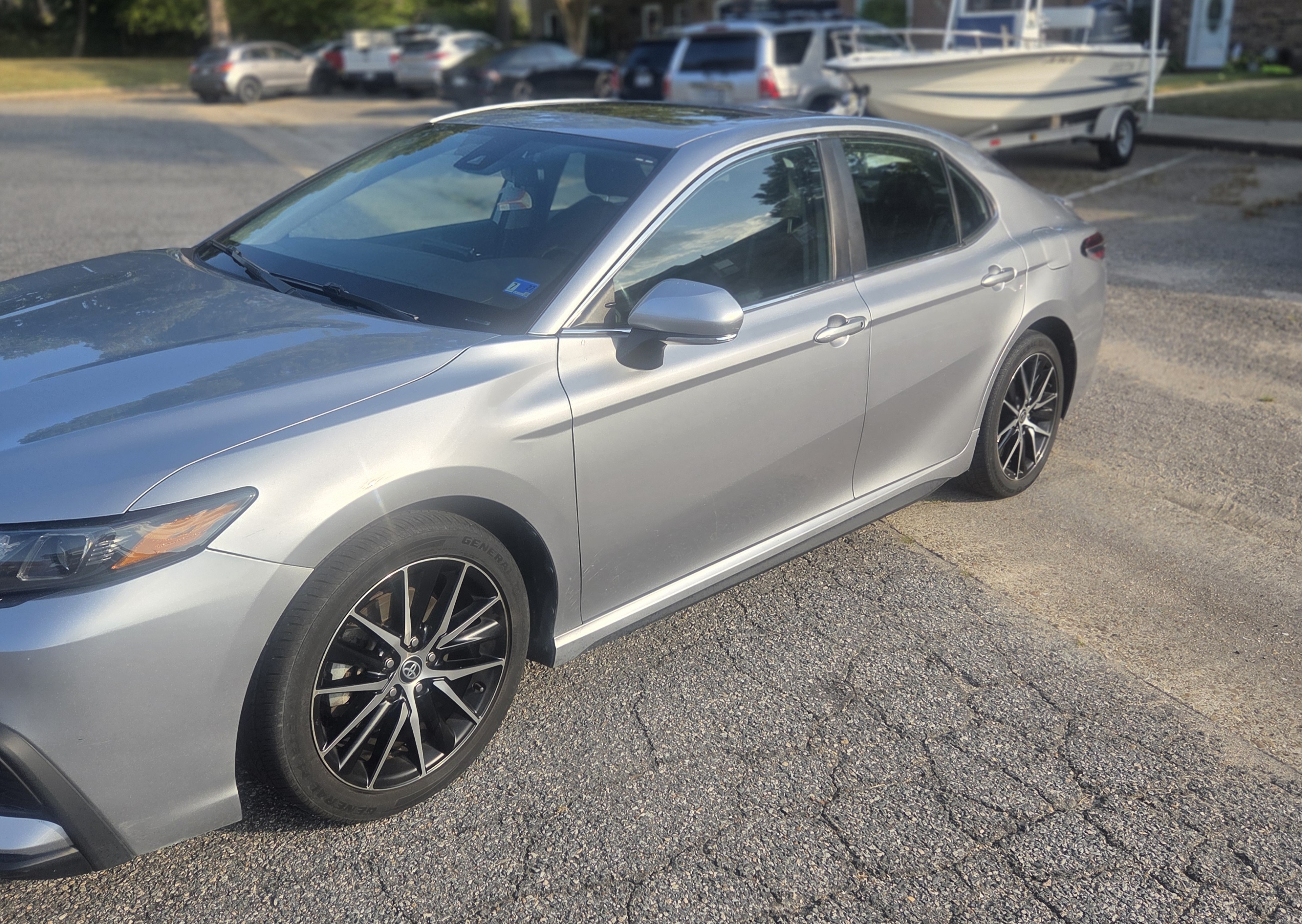Used 2022 Toyota Camry SE w/ Cold Weather Package FWD image 6