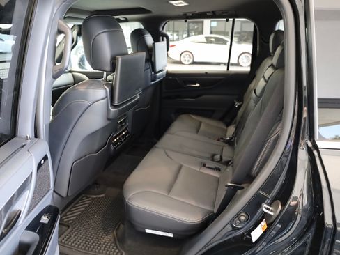 Used 2025 Lexus LX 600 4WD w/ Accessory Package (Z1) image 14