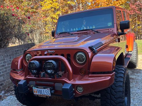 Used 2009 Jeep Wrangler Unlimited Rubicon w/ Dual Top Group AWD/4WD image 17