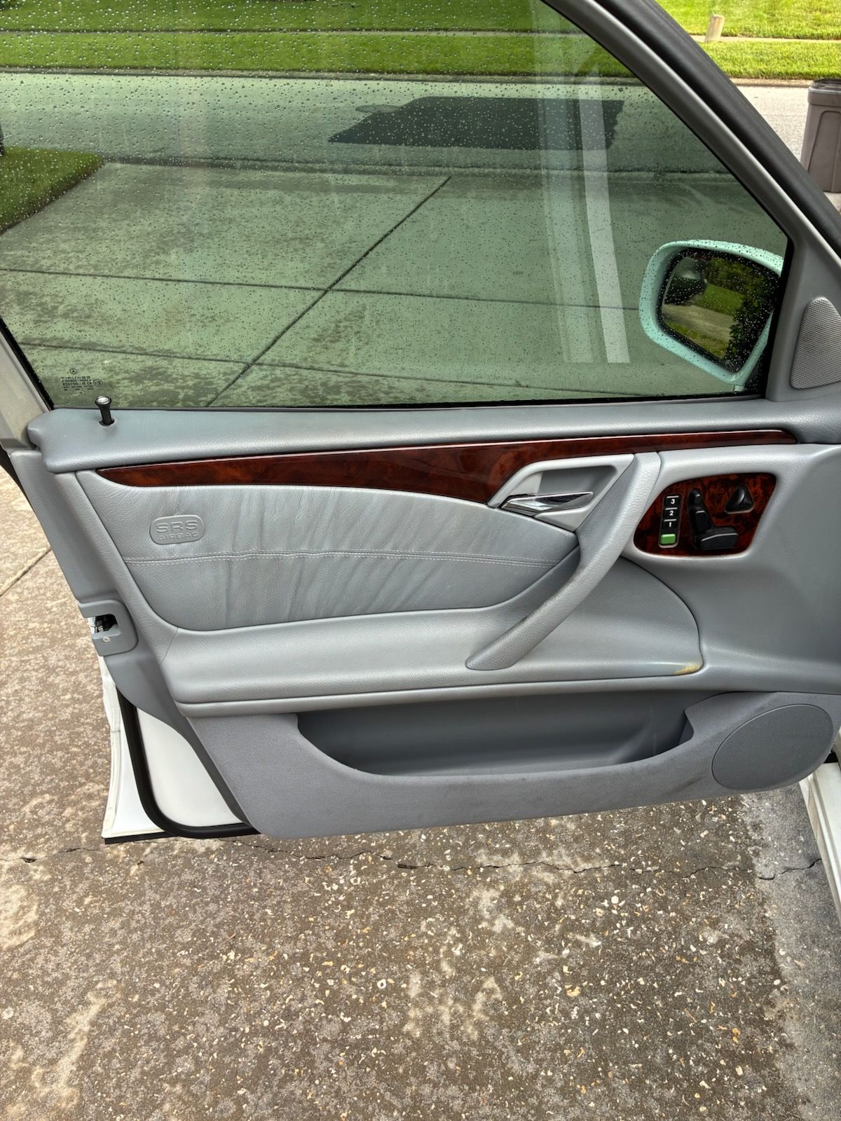 Used 2001 Mercedes-Benz E 430 Sedan image 9