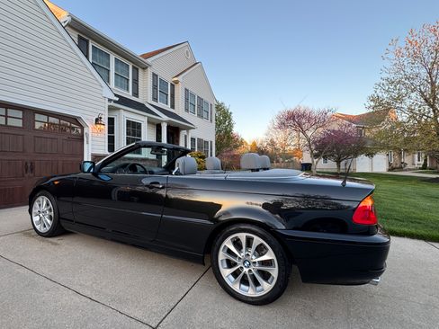 Used 2004 BMW 330Ci Convertible RWD image 2