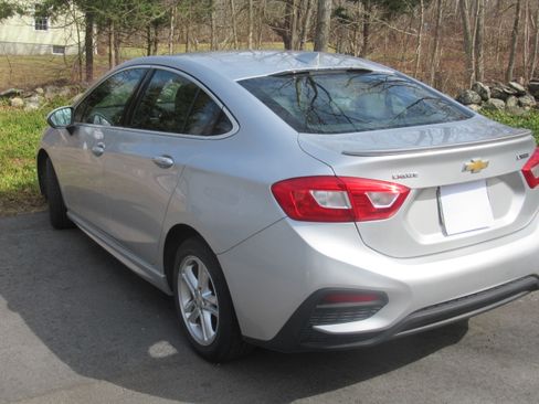Used 2017 Chevrolet Cruze Premier w/ RS Package image 6