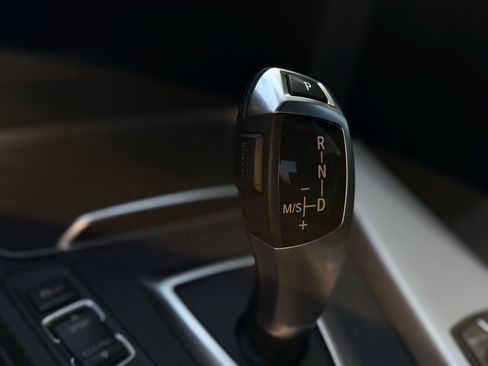 Used 2018 BMW 320i Sedan image 14