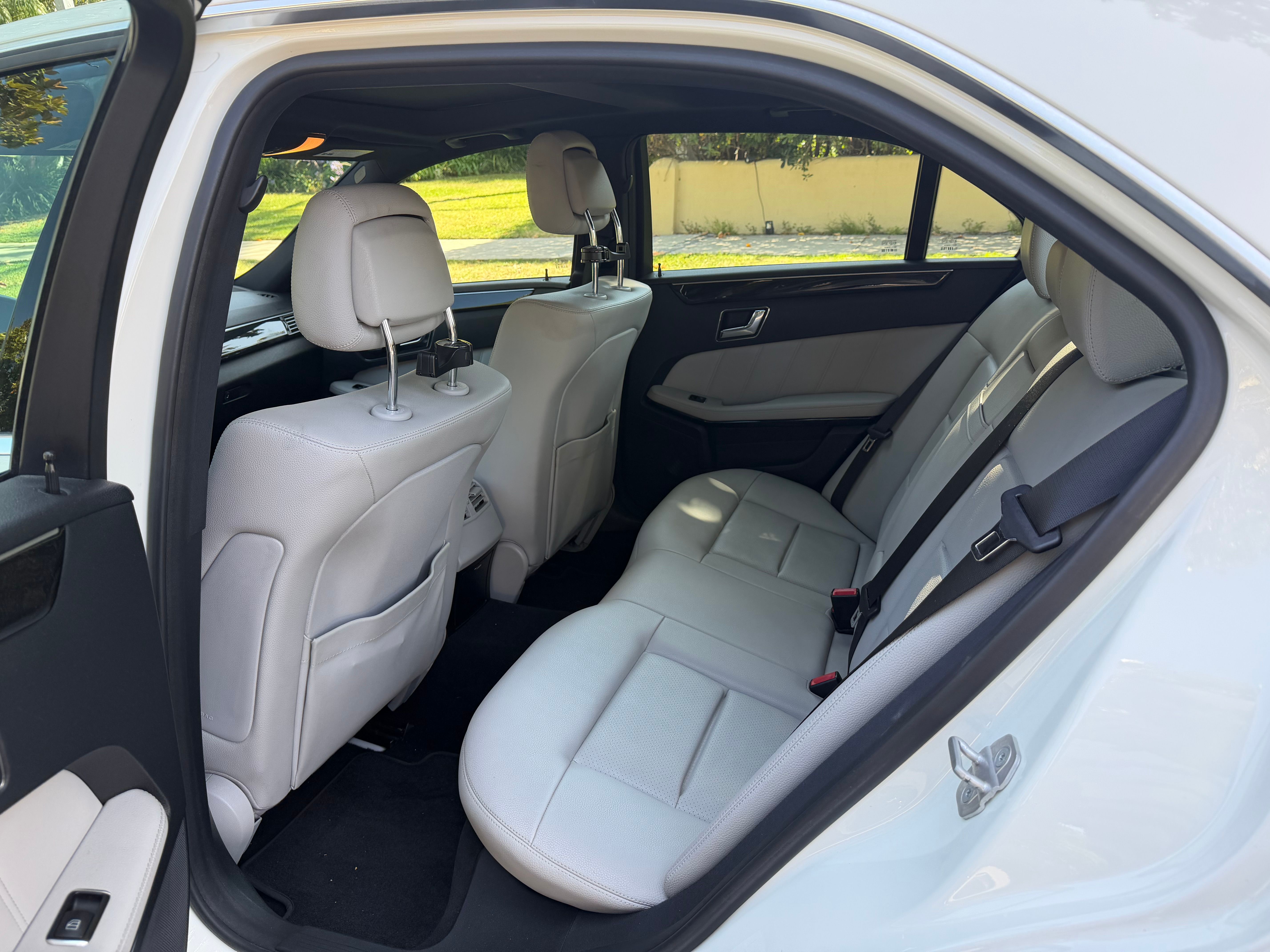 Used 2011 Mercedes-Benz E 350 Sedan image 12