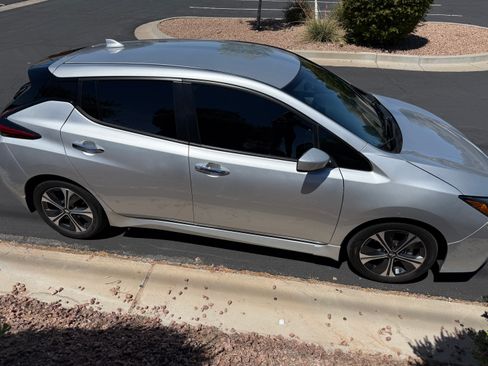 Used 2022 Nissan Leaf SV FWD image 8