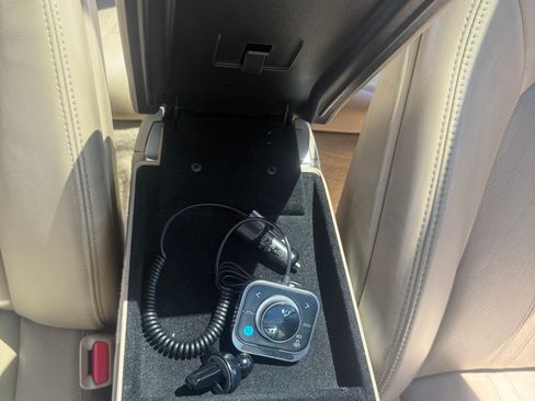 Used 2008 Cadillac CTS 3.6 w/ Wood Trim Package RWD image 9