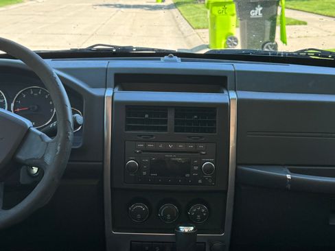 Used 2009 Jeep Liberty Sport AWD/4WD image 8