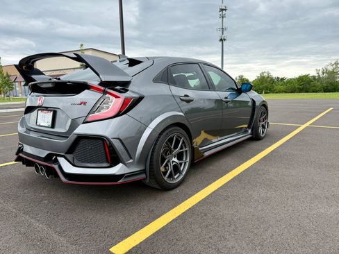 Used 2017 Honda Civic Type R image 16
