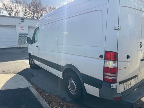 Used 2014 Mercedes-Benz Sprinter 2500 image 18