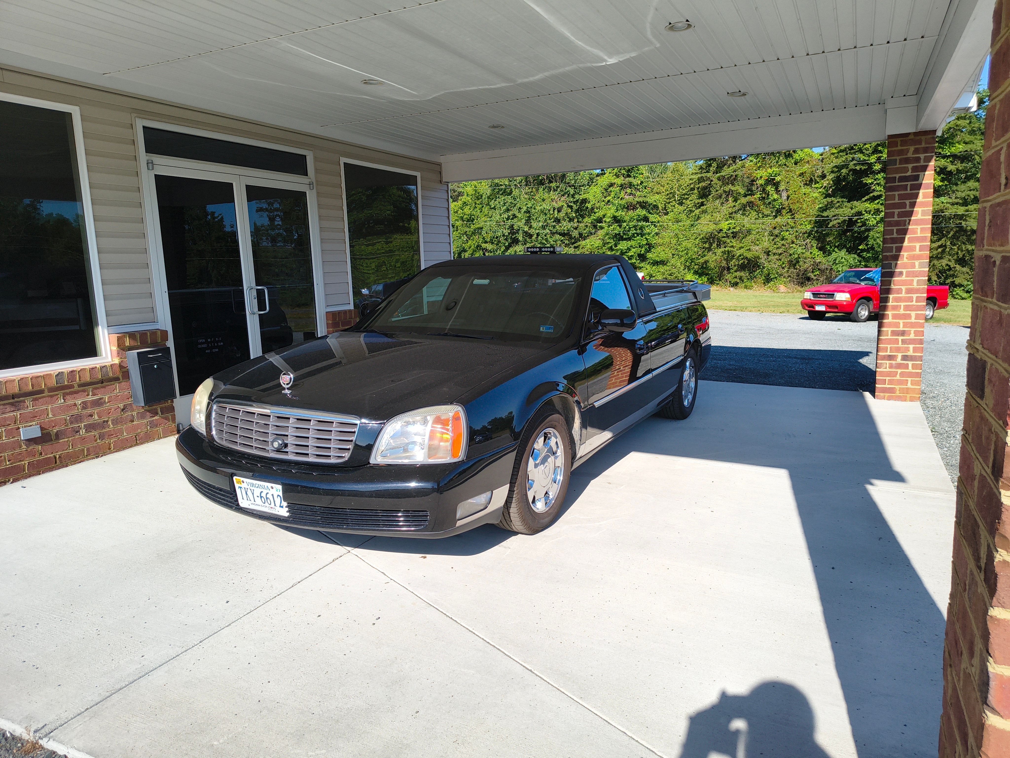 Used 2002 Cadillac De Ville w/ Livery Pkg FWD image 5