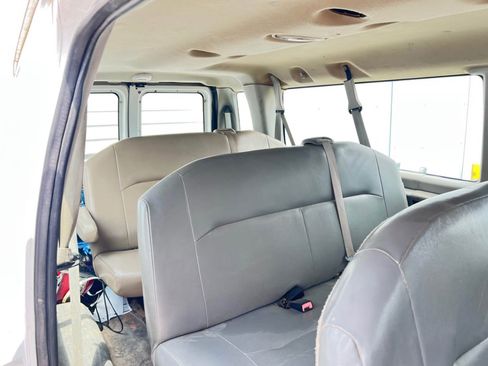 Used 2011 Ford E-350 and Econoline 350 XL w/ PWR Windows & Locks Group image 6