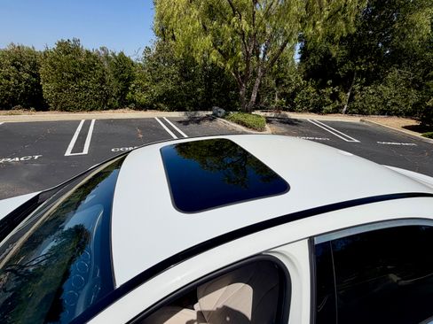 Used 2019 Mercedes-Benz E 300 image 13