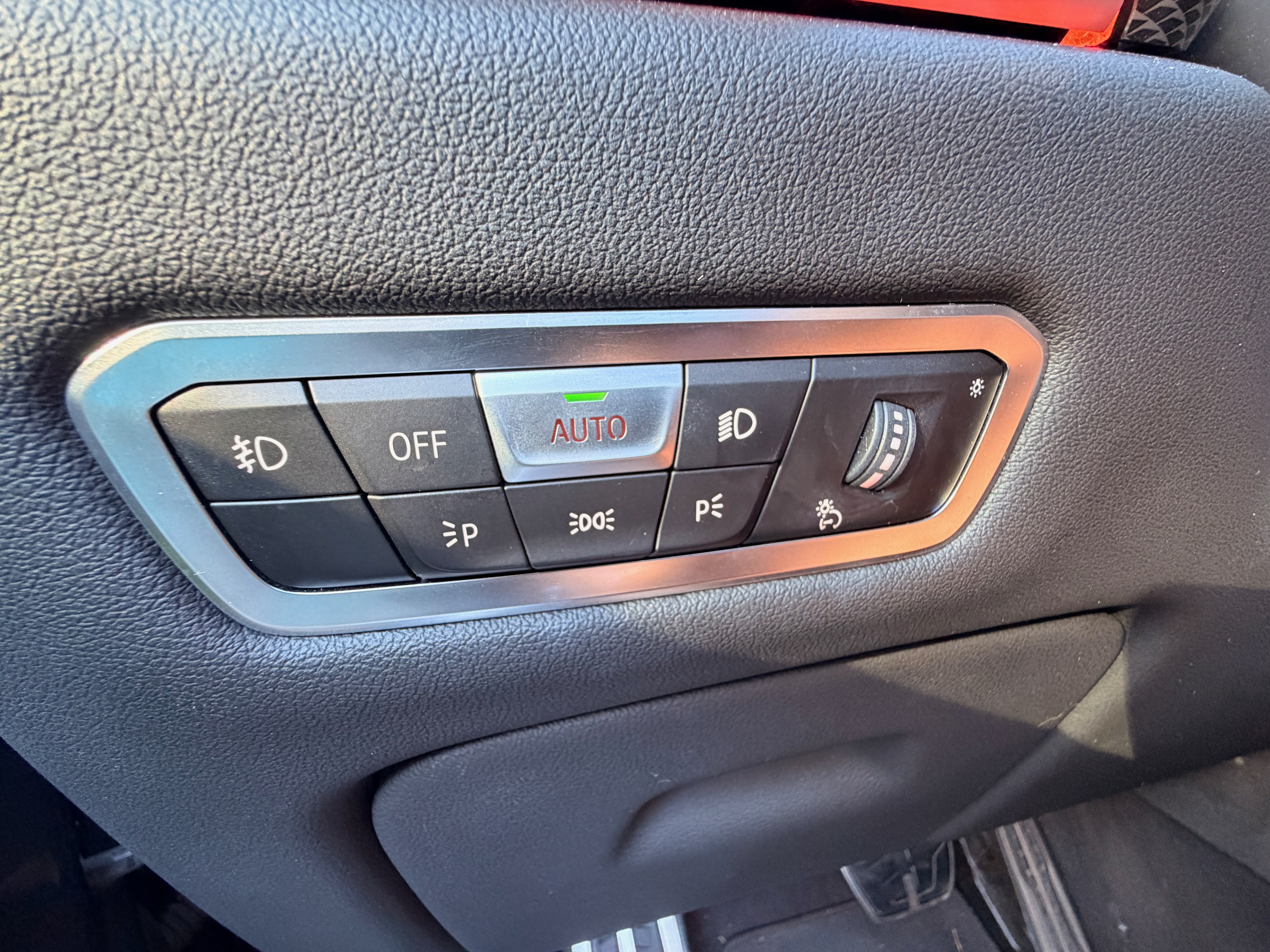 Used 2019 BMW X5 xDrive50i w/ M Sport Package AWD/4WD image 15