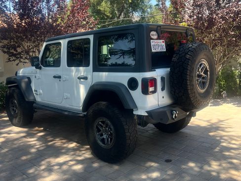 Used 2018 Jeep Wrangler Unlimited Sport S image 12