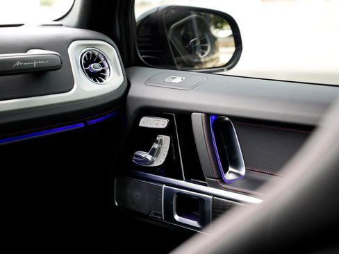 Used 2025 Mercedes-Benz G 63 AMG 4MATIC image 16