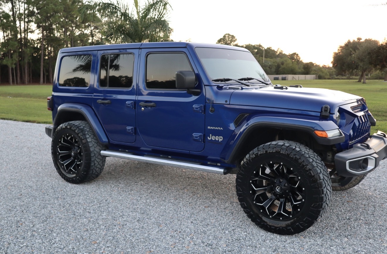 Used 2019 Jeep Wrangler Unlimited Sahara AWD/4WD image 6
