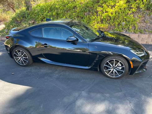 Used 2022 Toyota GR86 RWD image 1
