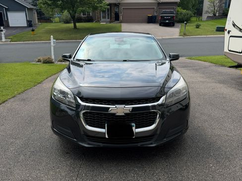 Used 2015 Chevrolet Malibu LT w/ Power Convenience Package FWD image 4