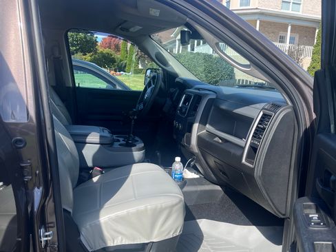 Used 2018 RAM 2500 Tradesman w/ Popular Equipment Group image 11