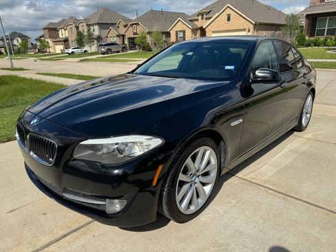 Used 2011 BMW 535i Sedan image 2