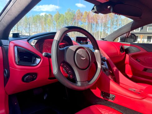 Used 2014 Aston Martin Vanquish Coupe image 20