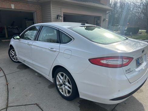 Used 2015 Ford Fusion SE w/ Equipment Group 202A image 4