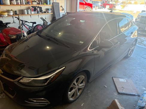 Used 2017 Chevrolet Cruze Premier w/ RS Package image 6