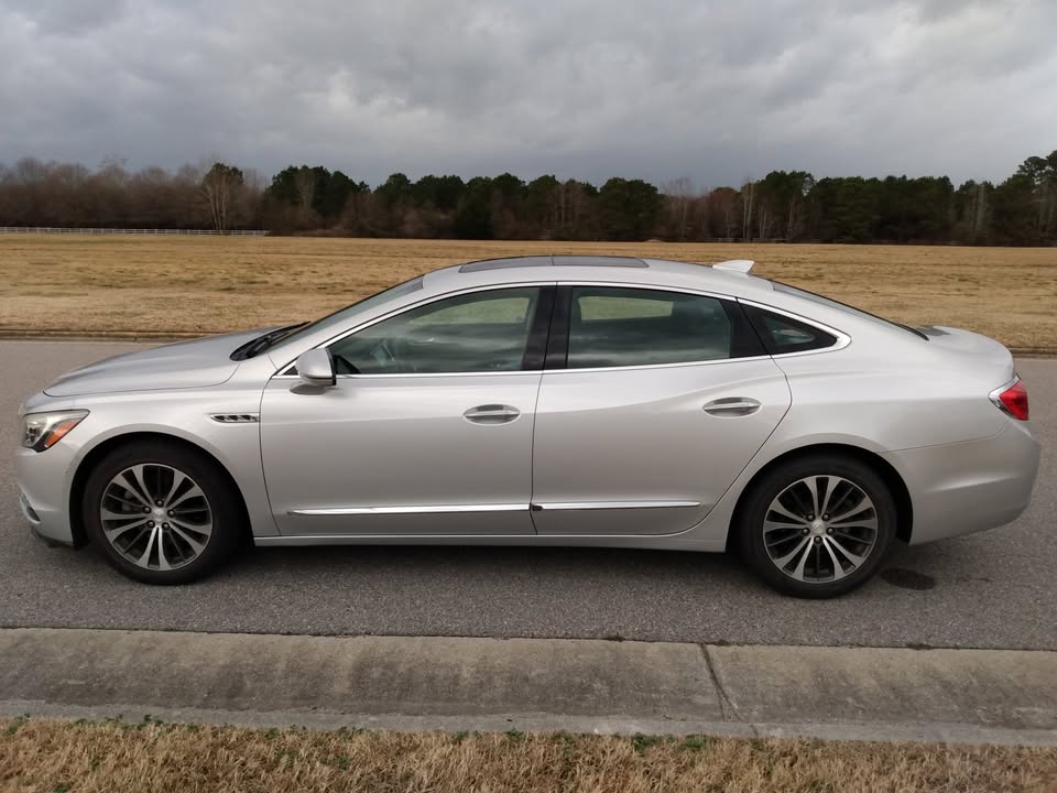 Used 2017 Buick LaCrosse Essence w/ Sun and Shade Package FWD image 2