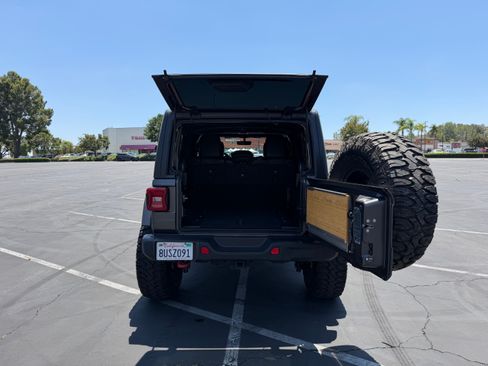 Used 2021 Jeep Wrangler Unlimited Rubicon AWD/4WD image 9
